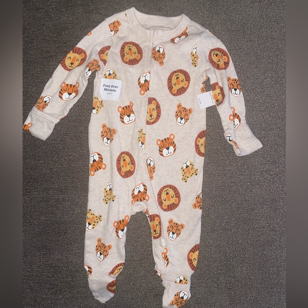 Infant one piece pajama brand new never worn with tags